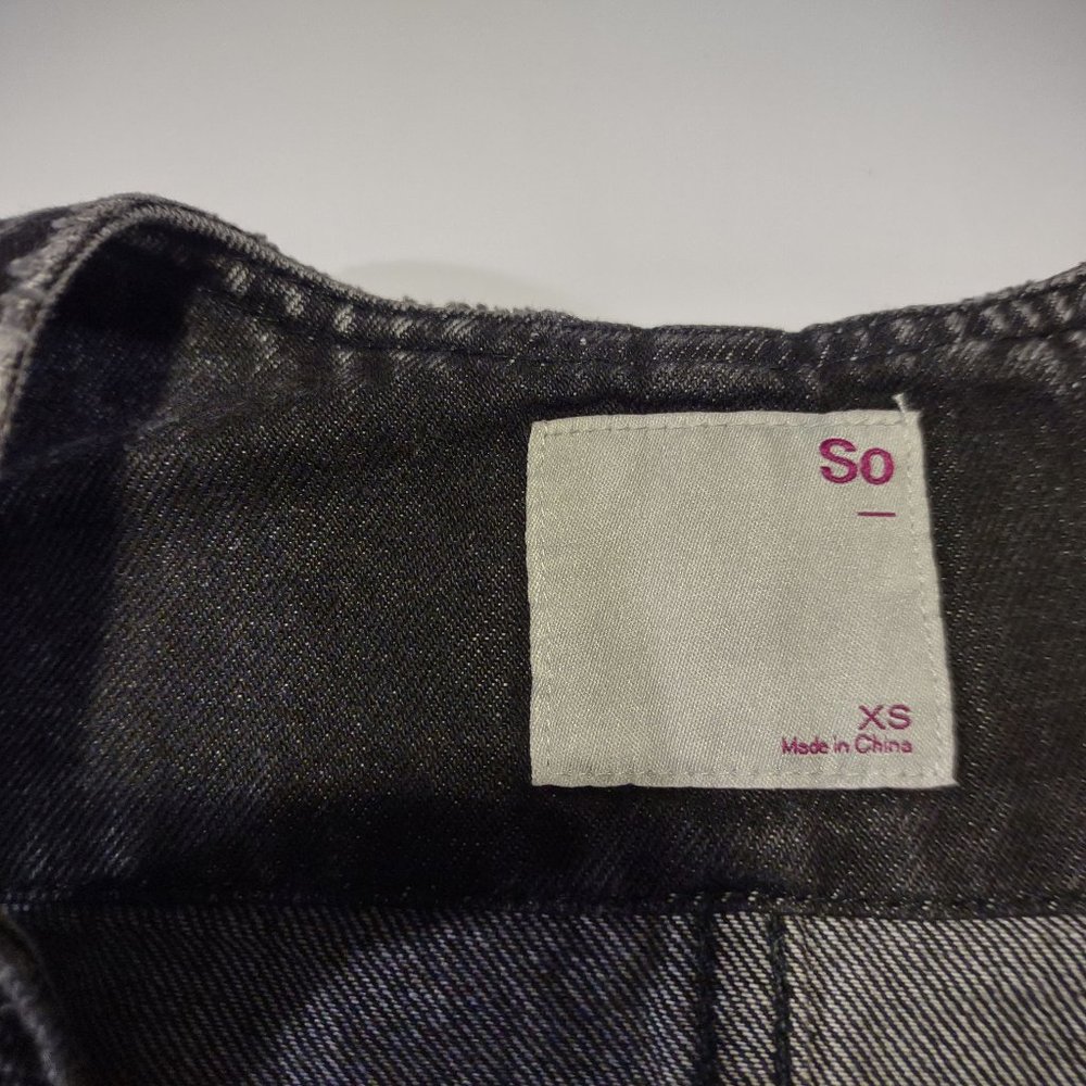 NWT Juniors' SO® Scoop Front Pinafore Dress Black Wash Denim - Picture 12 of 14